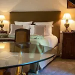 Le Moulin Du Roc Hotel 5*