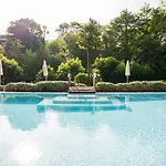 Hotel Le Moulin Du Roc 5*