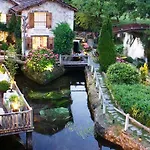 فندق Le Moulin Du Roc