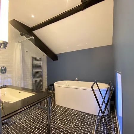 Hotel Le Moulin Du Roc 5*
