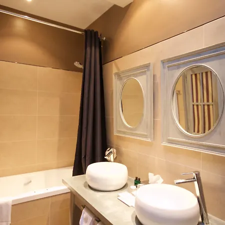 Hotel Le Moulin Du Roc