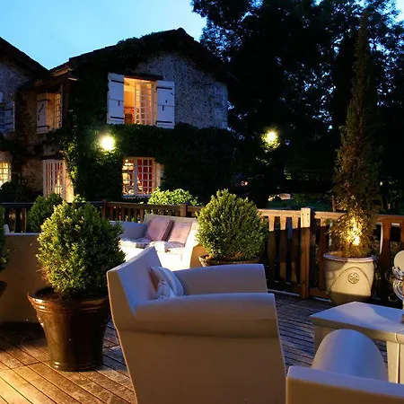 فندق Le Moulin Du Roc 5*