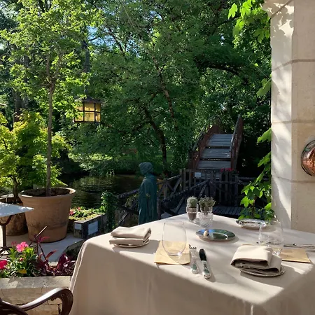 فندق Le Moulin Du Roc 5*