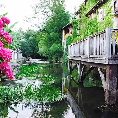 Le Moulin Du Roc