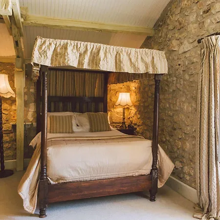 Le Moulin Du Roc Hotel
