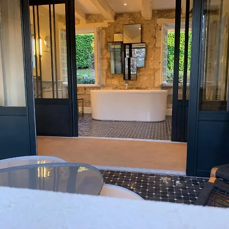 Le Moulin Du Roc 5*