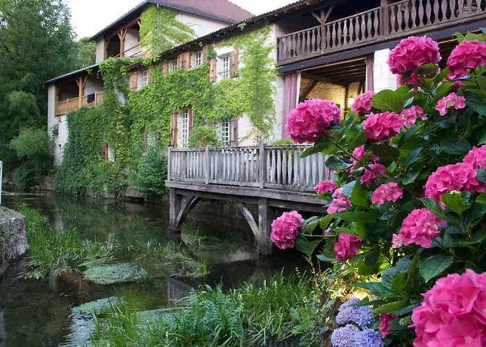 Le Moulin Du Roc Hotel